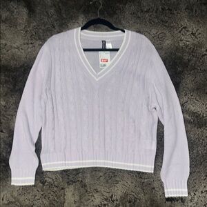Women's V-Neck Sweater in Light Purple